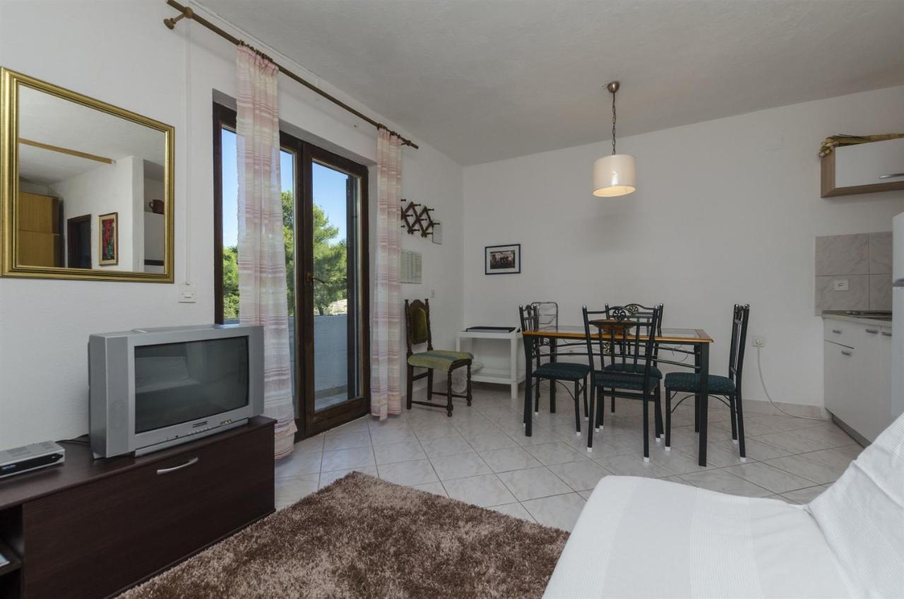 Mirce Apartments Dvornik מראה חיצוני תמונה