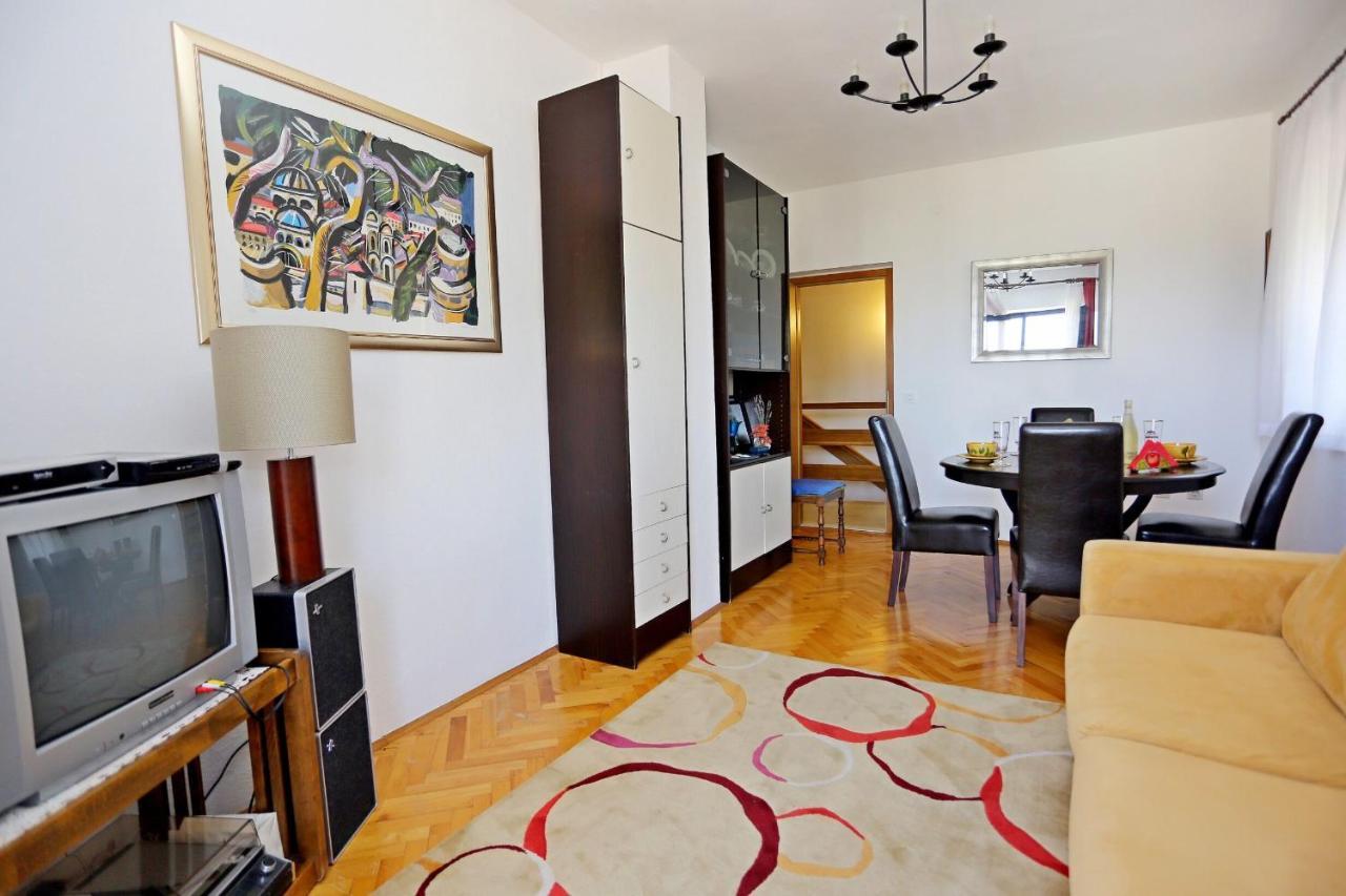 Mirce Apartments Dvornik מראה חיצוני תמונה
