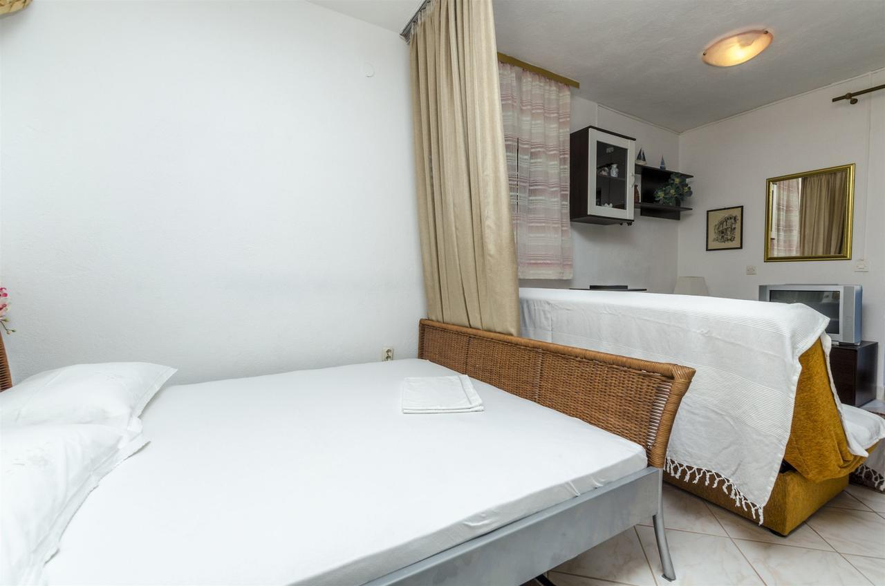 Mirce Apartments Dvornik מראה חיצוני תמונה
